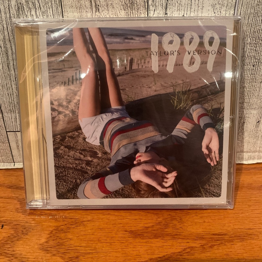 1989 Taylor's Version CD Yellow Edition